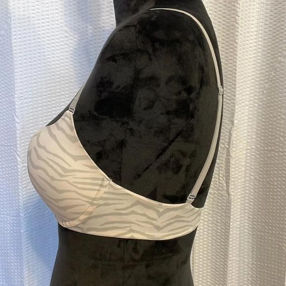 PINK Victoria’s Secret gray & white pink campus push-up bra size 32D - Picture 2 of 5